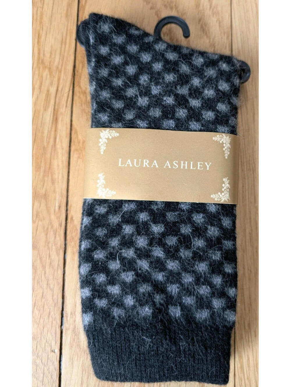 LAURA ASHLEY SOFT SWEATER CREW SOCKS 1 Pair Wool Blend Shoe Size 4-10 Womens Dot